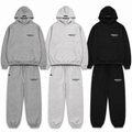 ESSENTIALS TRACKIE